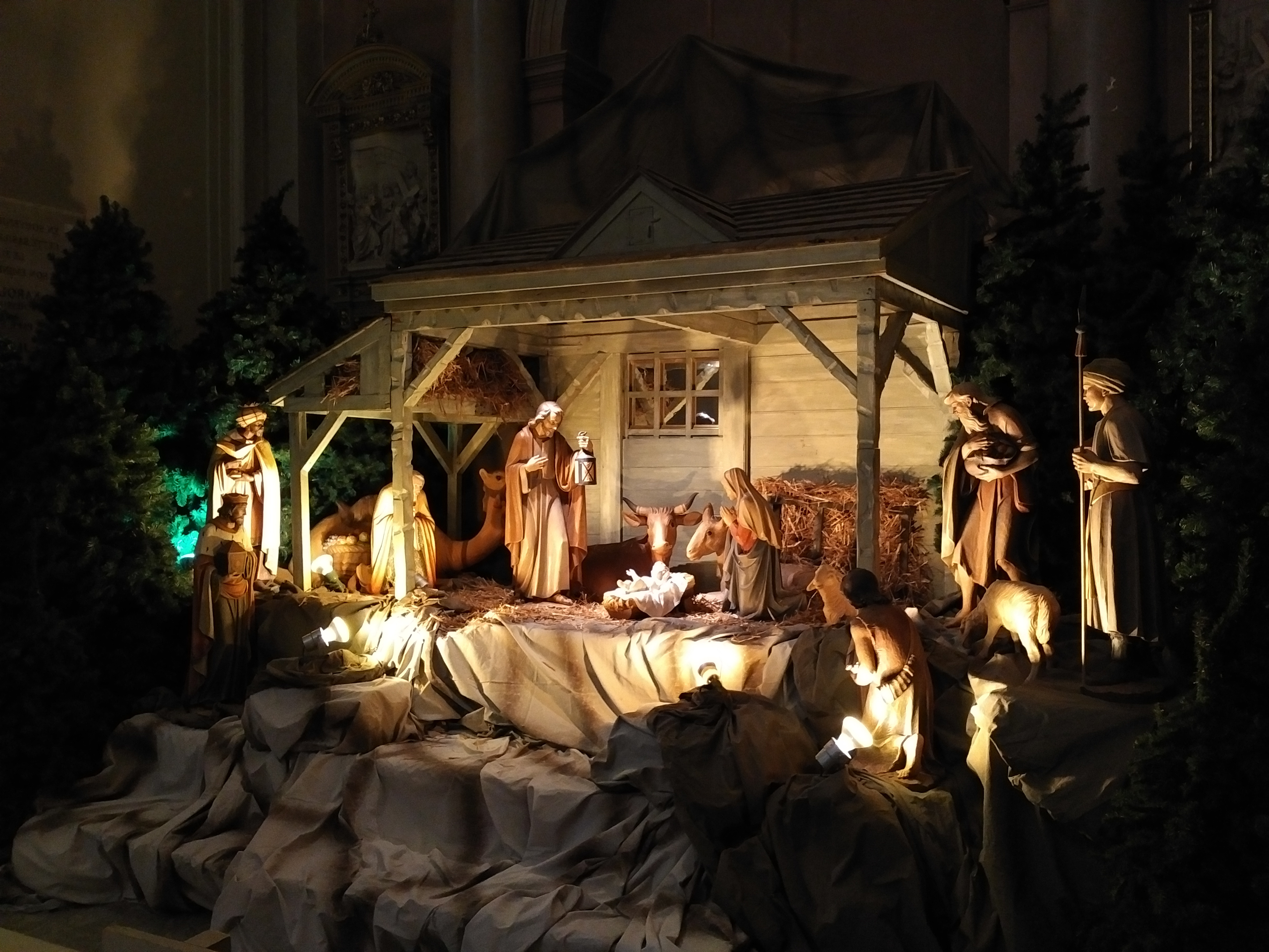 File Basilique cathédrale Marie Reine du Monde de Montréal Crèche de Noël