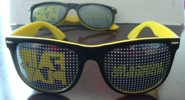 logo lenses sunglasses