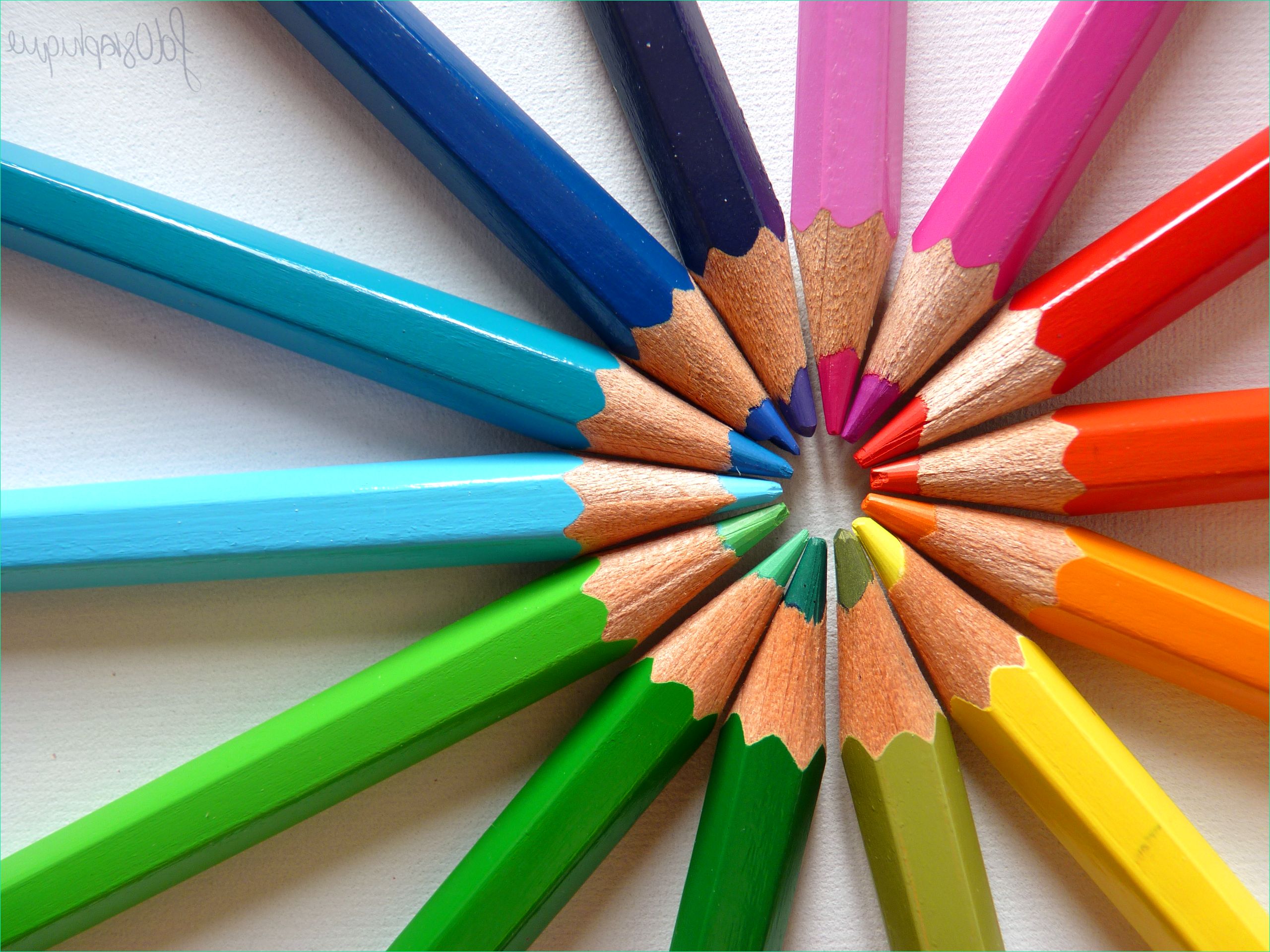 coloriage crayon de couleur