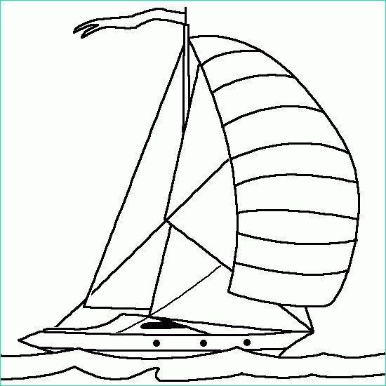 dessin de voilier sur mer