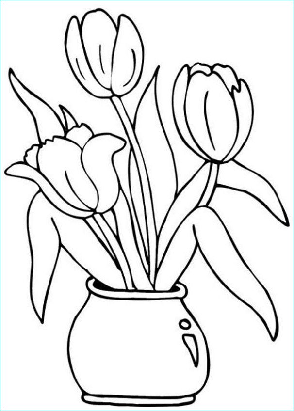 coloriage de bouquet de fleur avec vase